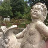 Il putto della fontana monumentale di villa Larocca